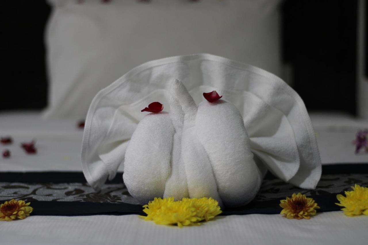 Chana Hotel Phuket מראה חיצוני תמונה