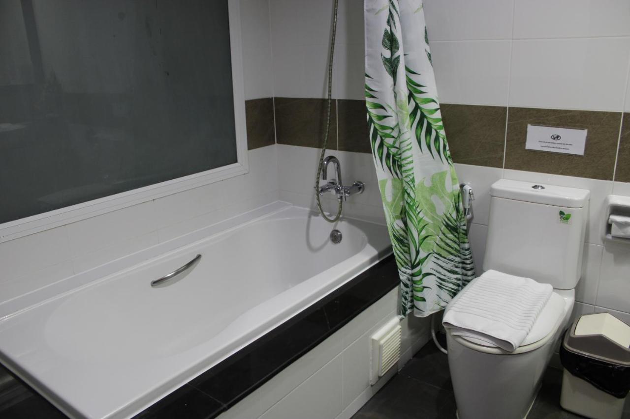 Chana Hotel Phuket מראה חיצוני תמונה