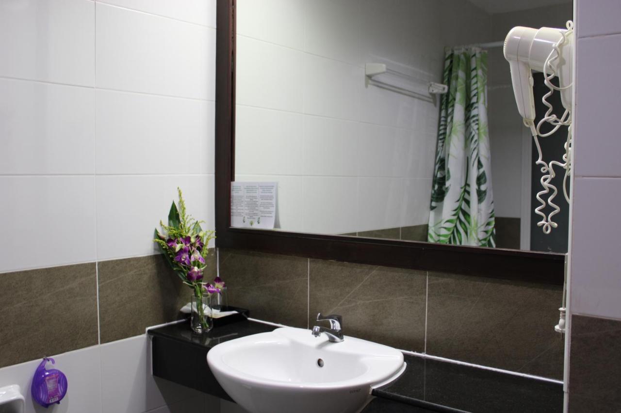 Chana Hotel Phuket מראה חיצוני תמונה
