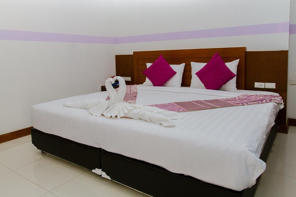 Chana Hotel Phuket מראה חיצוני תמונה