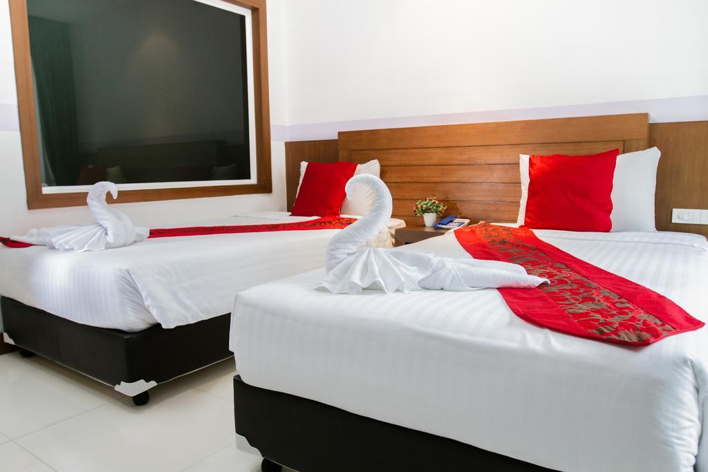 Chana Hotel Phuket מראה חיצוני תמונה
