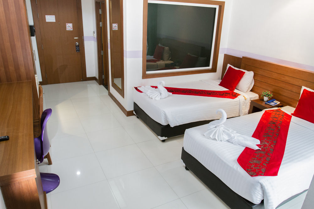 Chana Hotel Phuket מראה חיצוני תמונה